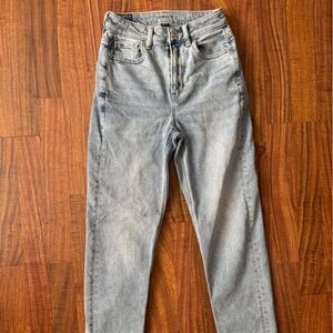 American Eagle Outfitters Mom Straight Jeans